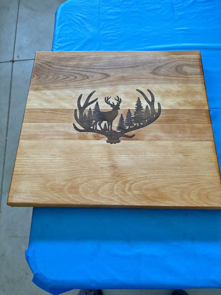 Square wildlife cutting board